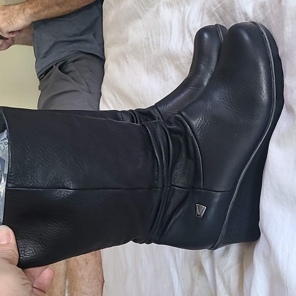 Keen slouch boots 8.5 black